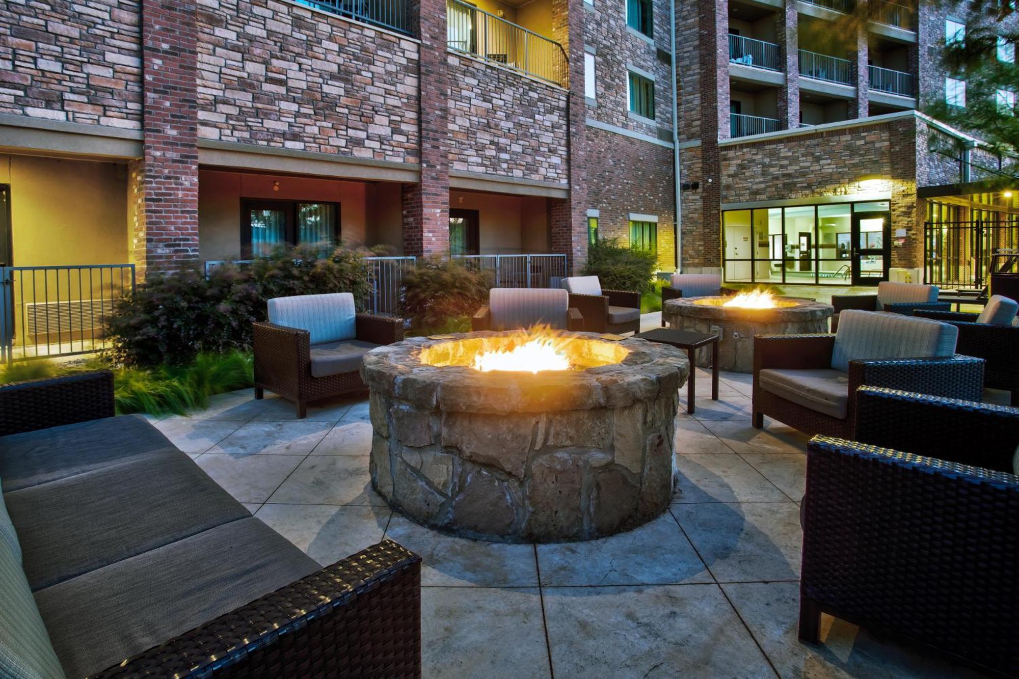 Courtyard By Marriott Dallas Flower Mound Bagian luar foto